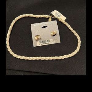 Elegant pearl necklace and earring set!